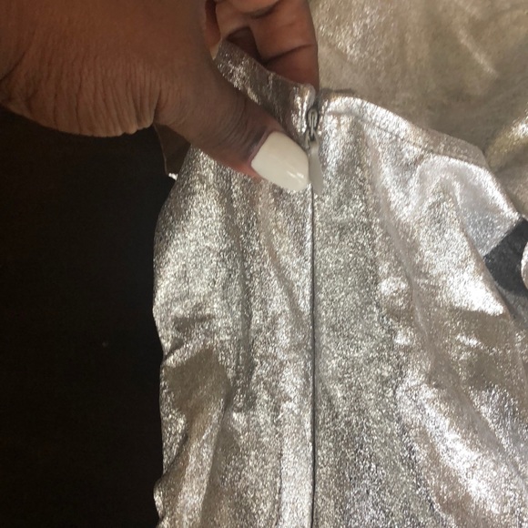 Women’s Off-Shoulder Dress Up Top! - Picture 6 of 6